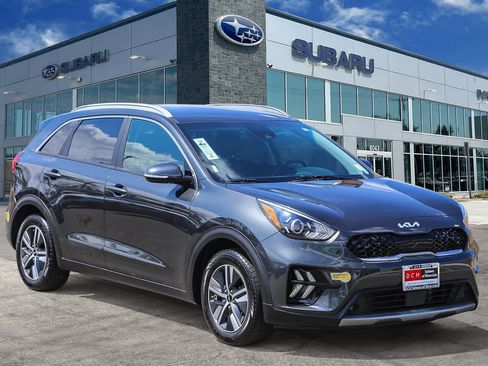 Used 2022 Kia Niro EX image 2