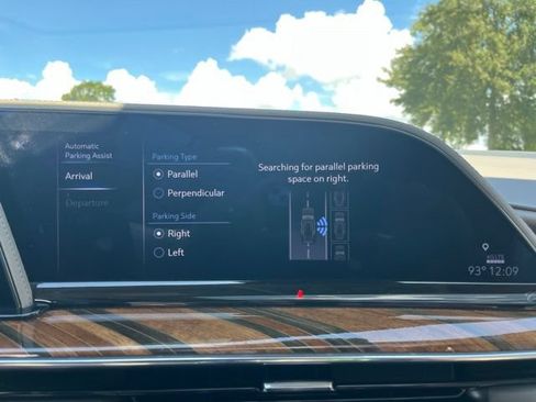 Certified 2023 Cadillac Escalade Premium Luxury Platinum w/ LPO, Radiant Package RWD image 32