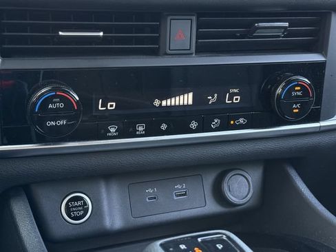 Used 2023 Nissan Rogue SV FWD image 18