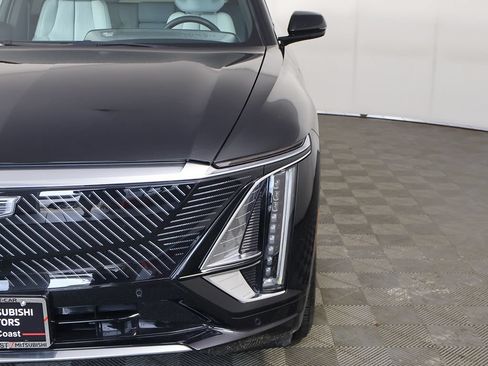 Used 2024 Cadillac Lyriq Luxury w/ LPO, Floor Liner Package AWD/4WD image 19