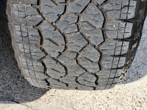 Used 2023 Chevrolet Silverado 1500 LT image 11