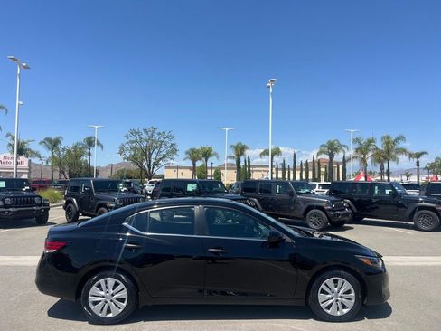 Used 2024 Nissan Sentra S FWD image 9