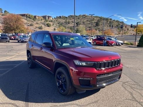 New 2025 Jeep Grand Cherokee L Limited w/ Black Appearance Package AWD/4WD image 4