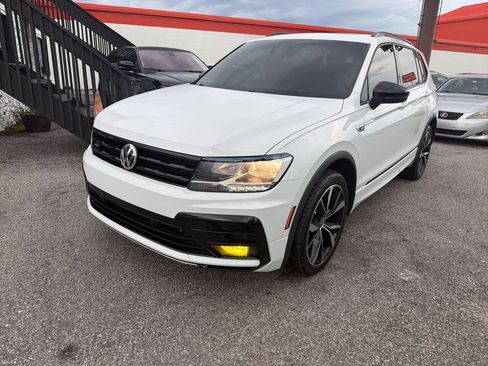 Used 2021 Volkswagen Tiguan SE R-Line FWD image 1