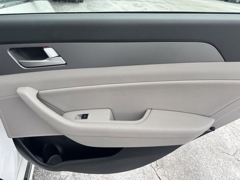 Used 2017 Hyundai Sonata SE image 27