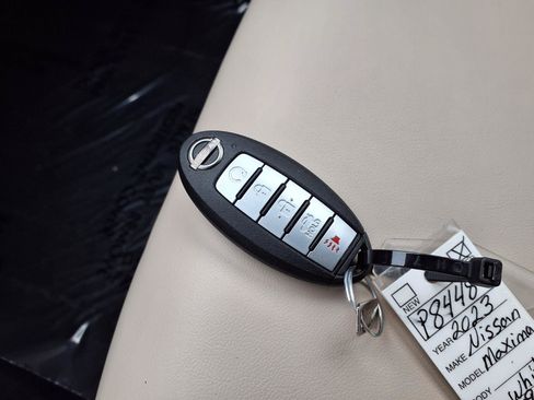 Used 2023 Nissan Maxima Platinum FWD image 18