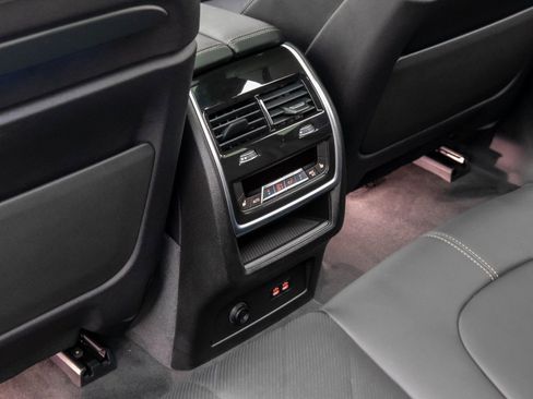 New 2026 BMW X5 xDrive50e w/ Executive Package image 17