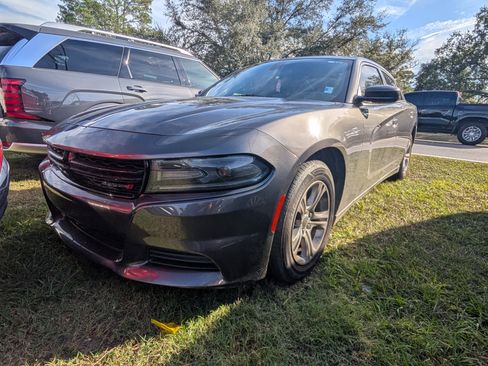 Used 2020 Dodge Charger SXT w/ Leather Interior Group image 5