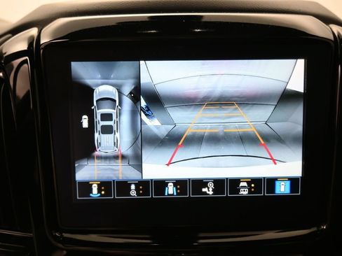 Used 2023 Chevrolet Traverse High Country FWD image 19