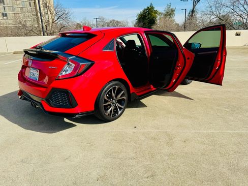 Used 2018 Honda Civic Sport image 29