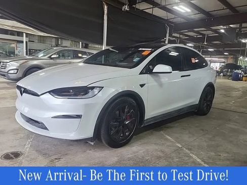 Used 2024 Tesla Model X Plaid image 1