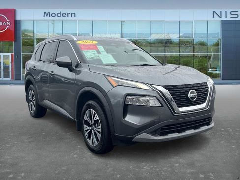 Certified 2021 Nissan Rogue SV w/ Premium Package image 3