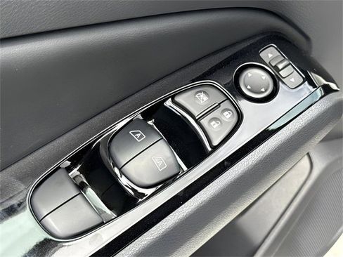 New 2025 Nissan Altima 2.5 SR w/ SR Premium Package image 25