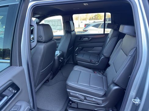 New 2026 GMC Yukon XL Denali image 11