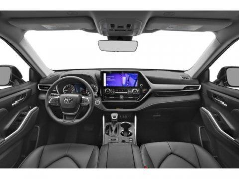 Used 2026 Toyota Highlander XLE AWD/4WD image 7