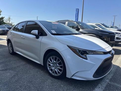 Used 2022 Toyota Corolla LE FWD image 9