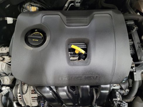 Used 2020 Hyundai Elantra Limited FWD image 30