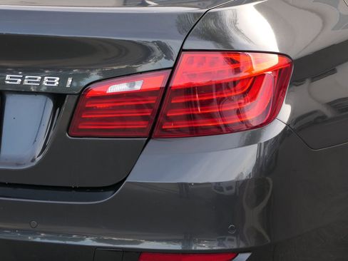 Used 2014 BMW 528i Sedan image 4
