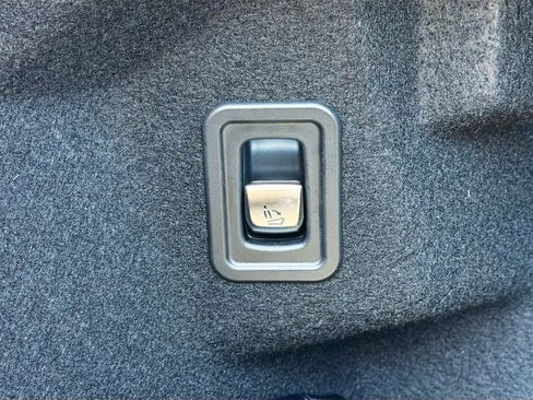 Used 2023 Mercedes-Benz E 450 4MATIC Cabriolet image 13