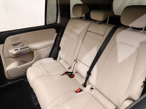 New 2026 Mercedes-Benz GLB 250 4MATIC image 11