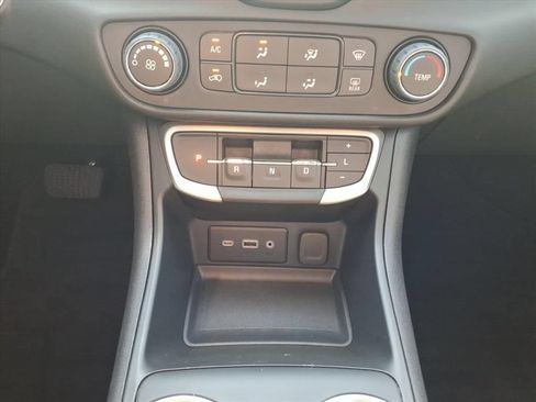 Used 2023 GMC Terrain SLE w/ Elevation Edition FWD image 28