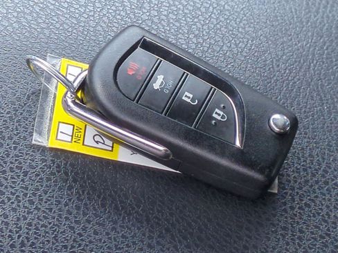 Used 2023 Toyota Camry SE AWD/4WD image 34