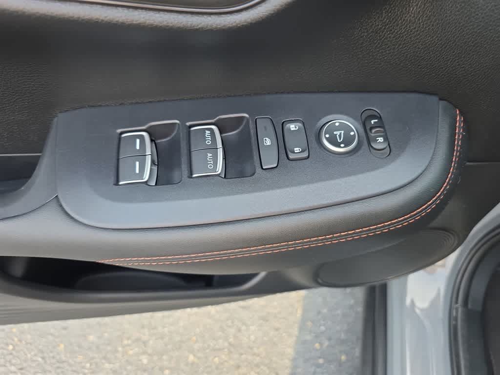Certified 2025 Honda HR-V Sport image 17