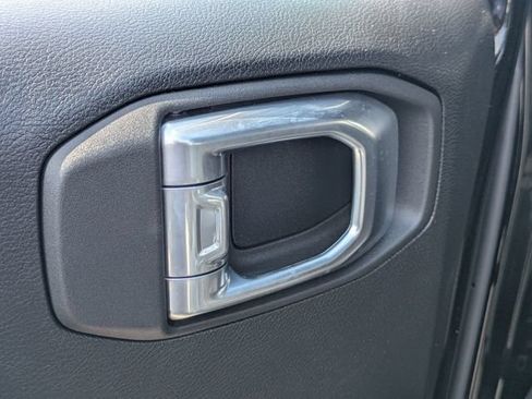 Used 2022 Jeep Wrangler Unlimited Sport AWD/4WD image 25