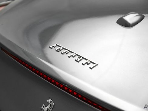 Used 2016 Ferrari California T image 39