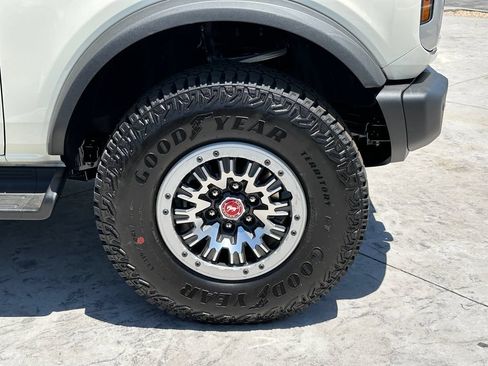 New 2026 Ford Bronco Outer Banks w/ Sasquatch Package AWD/4WD image 12