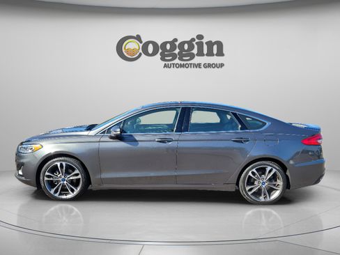 Used 2020 Ford Fusion Titanium image 3