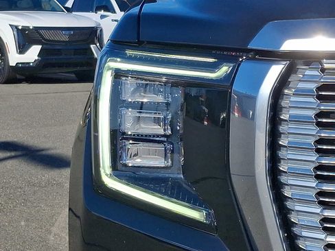 Used 2024 GMC Yukon Denali image 9