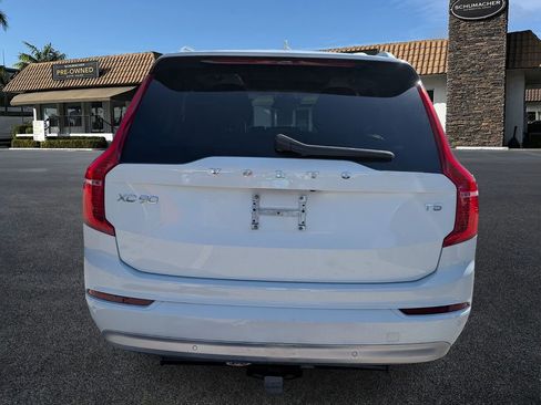Used 2022 Volvo XC90 T5 Momentum image 6