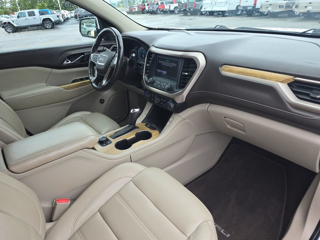 Used 2018 GMC Acadia Denali w/ Technology Package FWD image 24