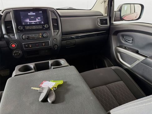 Used 2024 Nissan Titan SV image 22