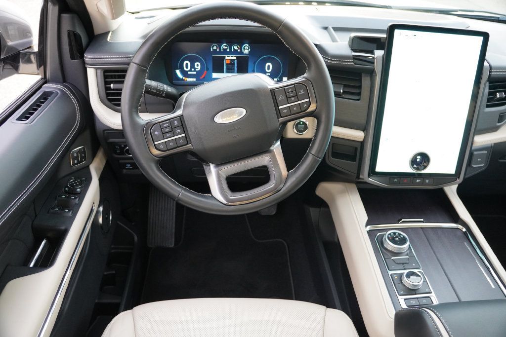 Used 2024 Ford Expedition Platinum AWD/4WD image 23
