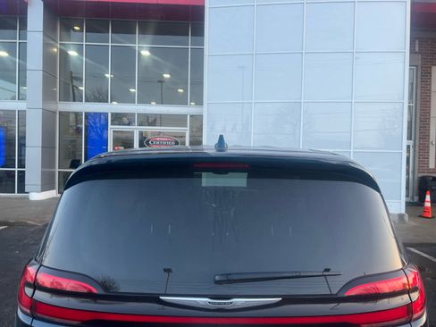 Used 2022 Chrysler Pacifica Limited image 21