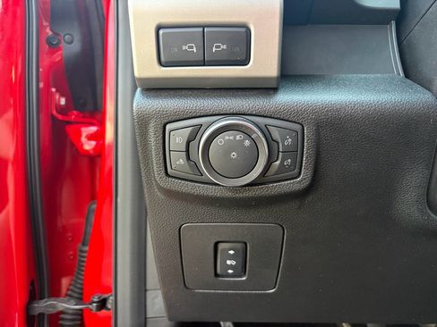 Used 2015 Ford F150 Lariat image 13