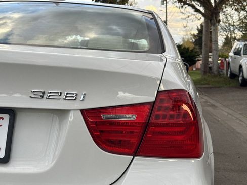 Used 2011 BMW 328i xDrive Sedan image 31