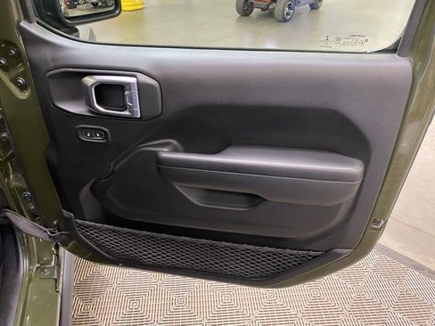 Used 2021 Jeep Wrangler Willys image 12