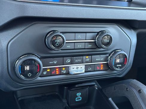 Used 2025 Ford Bronco Badlands AWD/4WD image 25