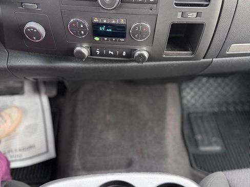 Used 2013 Chevrolet Silverado 2500 LT w/ Interior Plus Package image 11