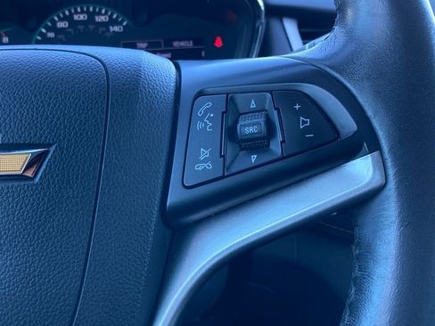 Used 2019 Chevrolet Trax LT w/ LT Convenience Package image 18