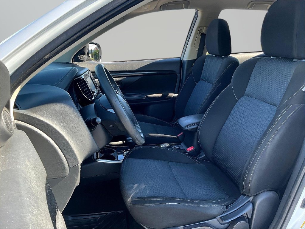 Used 2020 Mitsubishi Outlander ES AWD/4WD image 23