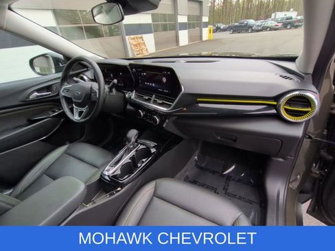 Used 2024 Chevrolet Trax ACTIV w/ Sunroof Package FWD image 29