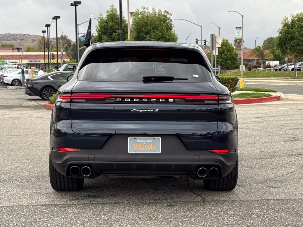 Used 2024 Porsche Cayenne S AWD/4WD image 9