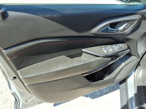 Used 2024 Chevrolet Trax RS w/ Sunroof Package FWD image 11