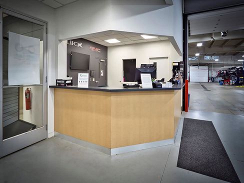 Used 2024 Chevrolet Colorado LT w/ LT Convenience Package II image 34