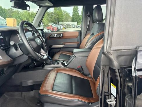 Used 2023 Ford Bronco Outer Banks w/ Sasquatch Package AWD/4WD image 9