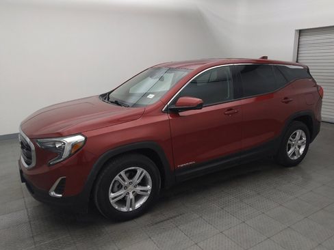 Used 2020 GMC Terrain SLE FWD image 2